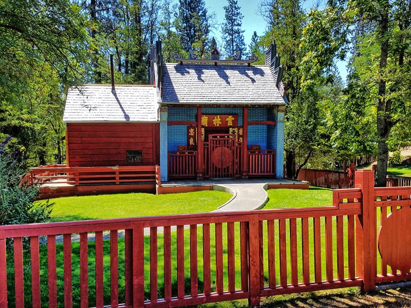 This Northern California Town Blends Gold Rush History With Cozy Cafés And Small-Town Charm - Decor Hint Weaverville Joss House Stands As A Living Temple