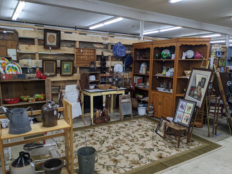 These North Carolina Secondhand Shops Turn Old Items Into New Obsessions - Decor Hint Southeast Antiques & More, Pleasant Garden