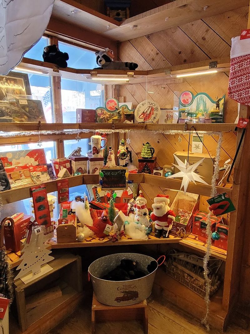 A Christmas Room That Transforms The Holidays