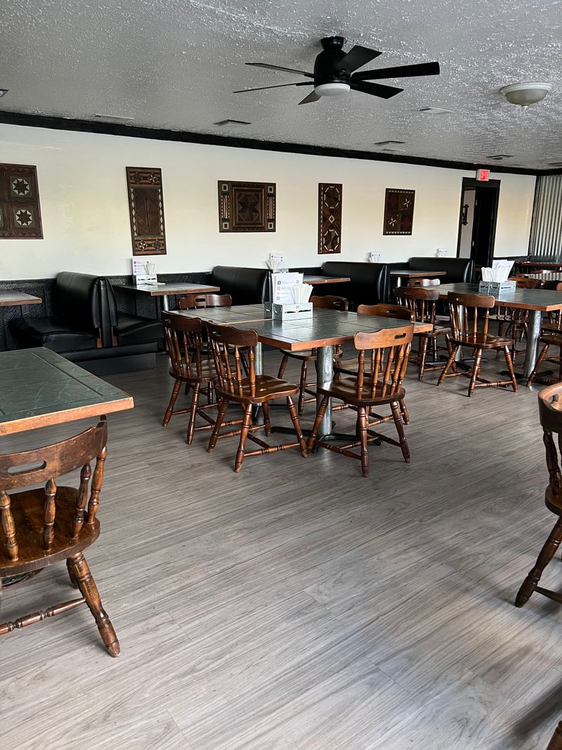 Chuckwagon Restaurant — Calhoun