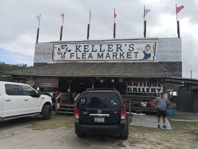 The Enormous Indoor Flea Market In Georgia That'll Make Your Treasure-Hunting Dreams Come True - Decor Hint Tools and Hardware Finds