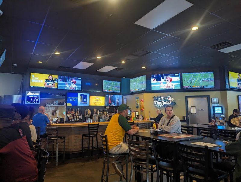 Tie Breakers Sports Bar & Grill, Greenville