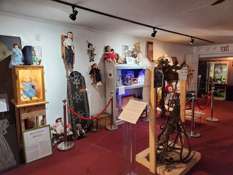 Enter A North Carolina Museum Haunted By Secrets You Can’t Explain - Decor Hint Spirit Photography Collection Shows Alleged Supernatural Images