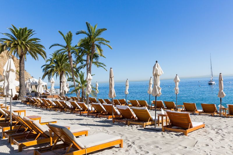 Descanso Beach Club Amenities