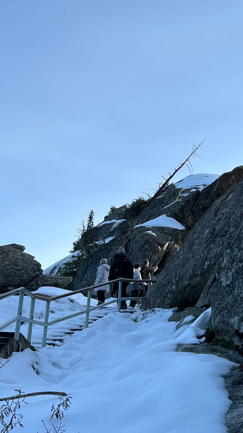 This Half-A-Mile California Hike Feels Almost Too Beautiful To Be Real - Decor Hint Seasonal Access And Weather Considerations