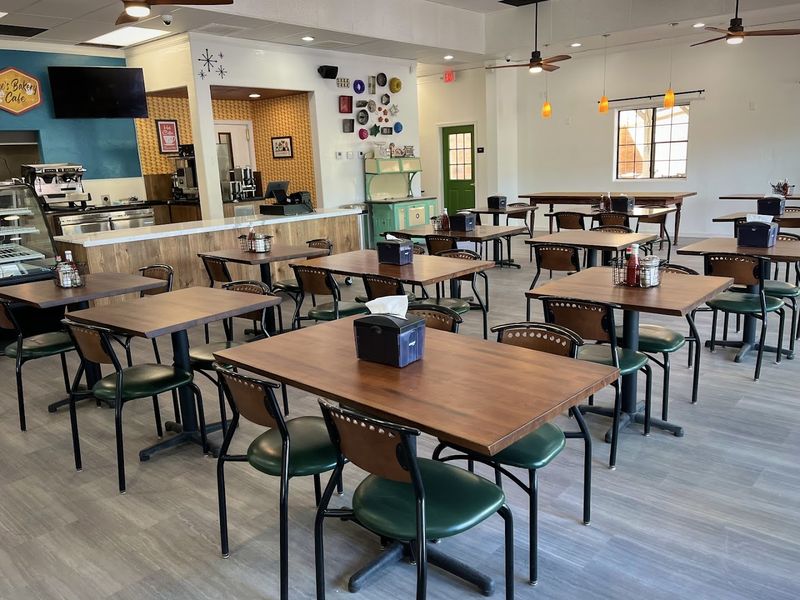 Bee's Bakery Cafe, Oakhurst