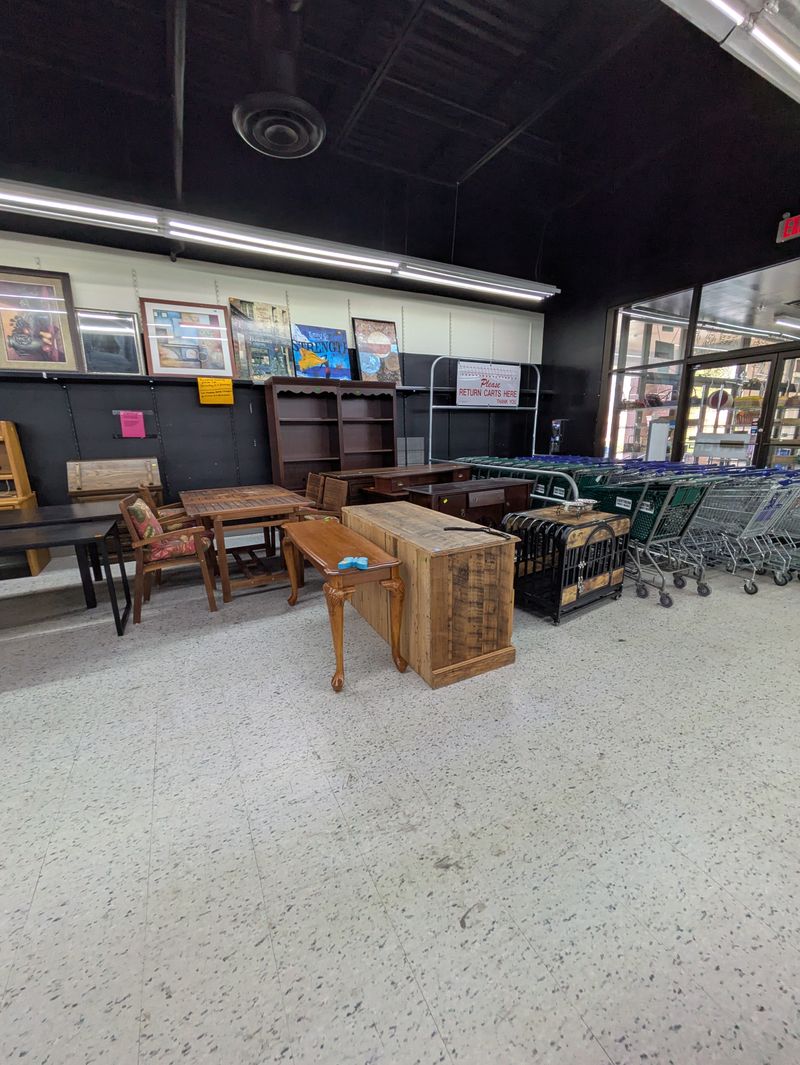 Family-Friendly Shopping Environment