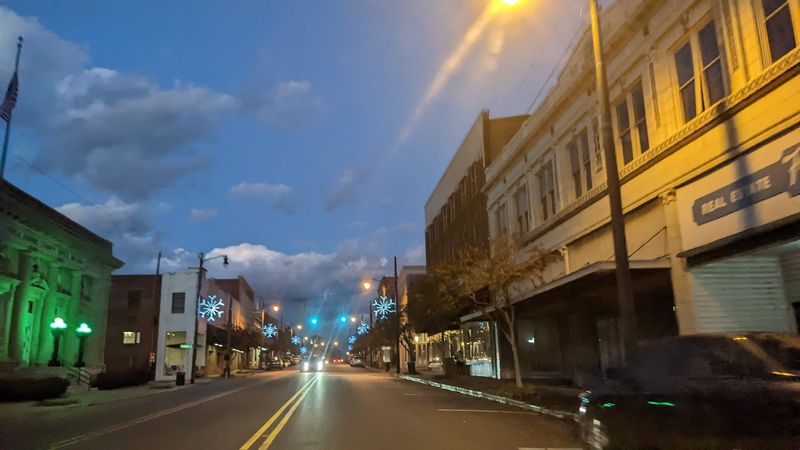 North Carolina Cities That Make Retiring On $1,200 A Month Feel Doable - Decor Hint Henderson