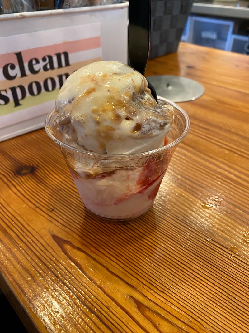 This Is The Only Place In Atlanta Georgia Where You Can Get A Taste Of Authentic East Indian Kulfi In Your Ice Cream - Decor Hint Seasonal Specials That Keep Menu Exciting