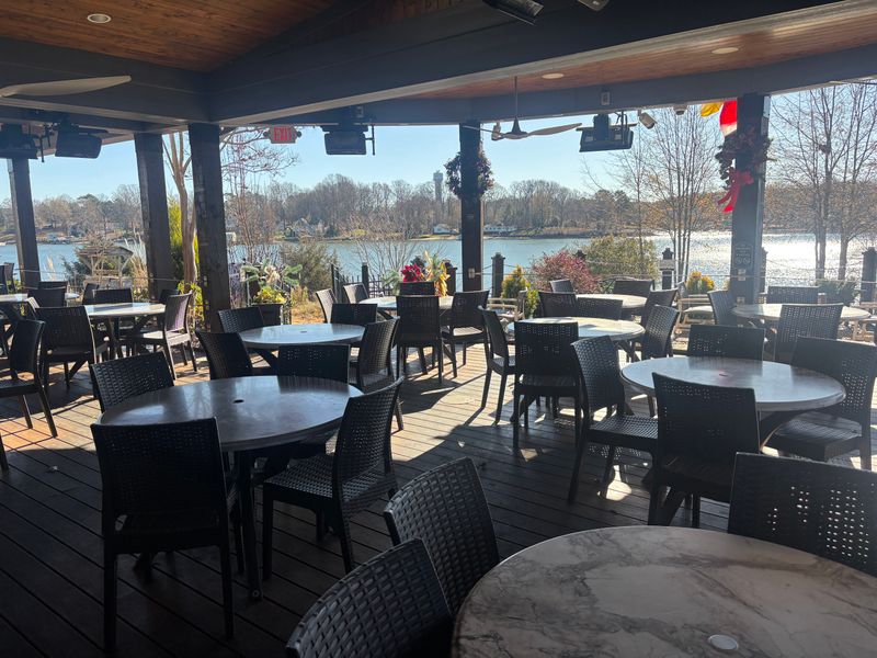 Eddie's on Lake Norman, Mooresville
