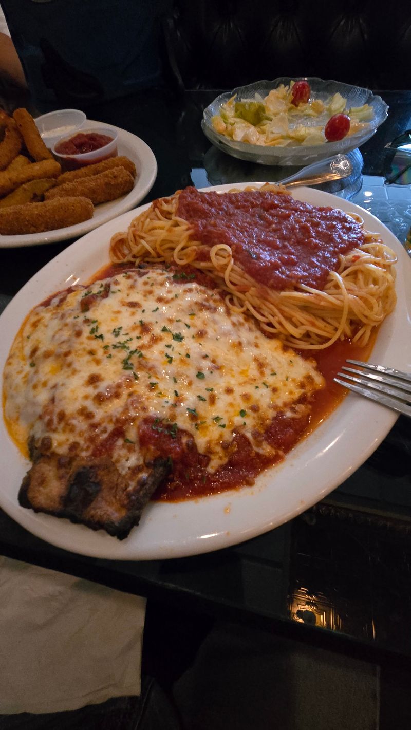 This California Pizza Parlor Serves Lasagna Worth Driving Miles For - Decor Hint Portions That Satisfy Any Appetite