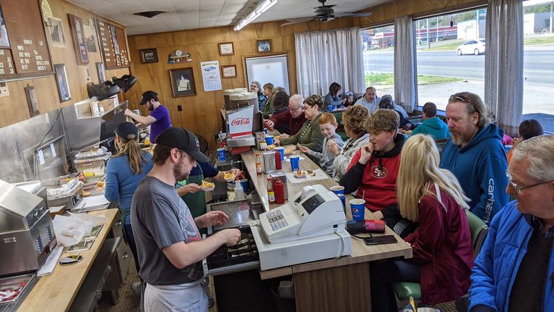 Cash-Only Policy Keeps Things Simple