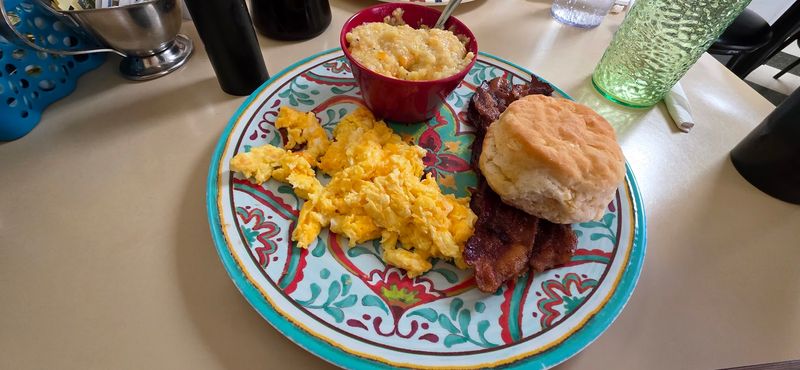 People Line Up At This North Carolina Coastal Eatery Every Weekend For Comfort Food - Decor Hint Catering Services For Special Events