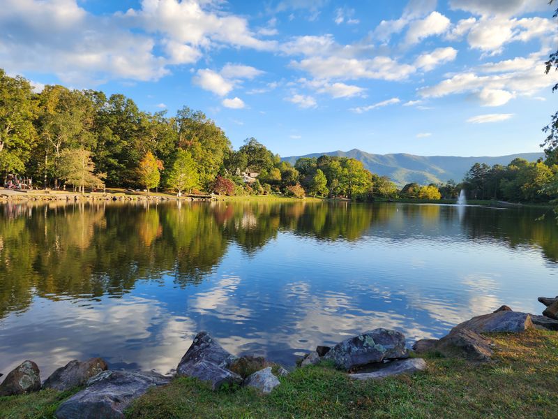 Lake Tomahawk Park Offers Waterside Relaxation