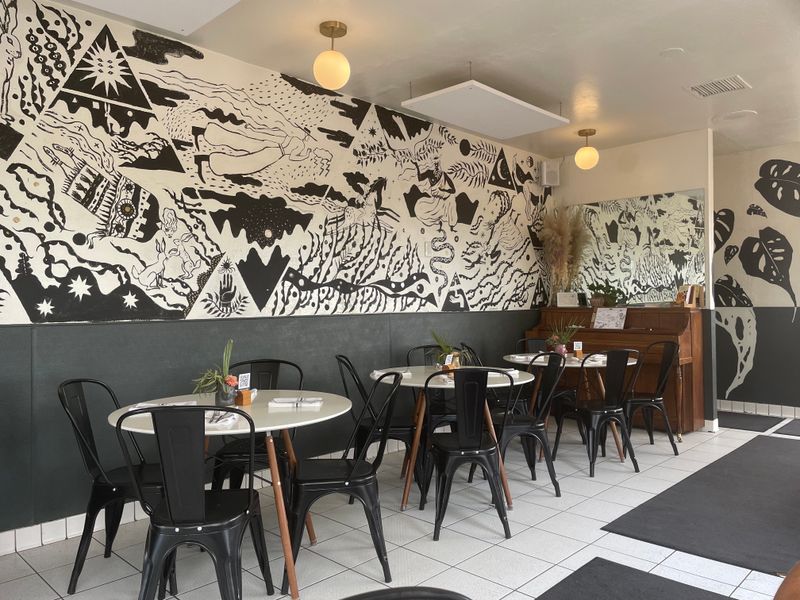 These 13 Remote California Restaurants Are The Reason People Plan Entire Drives Around Dinner - Decor Hint La Copine (Yucca Valley)