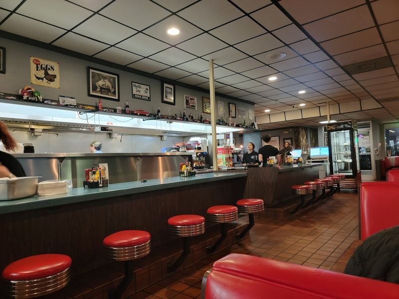 Early Birds Flock To This North Carolina Diner For A Reason