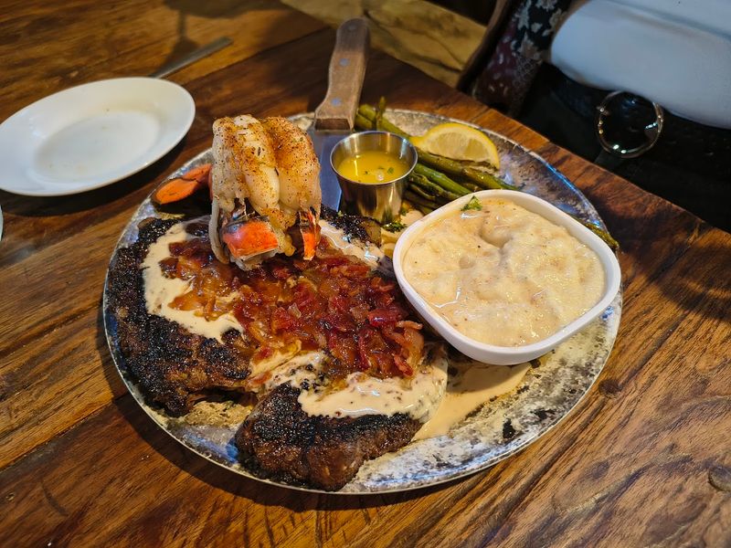 Yahola Creek Restaurant — Flovilla