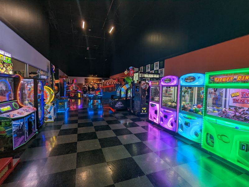 This North Carolina Indoor Track Lets You Race Go-Karts Like A Pro - Decor Hint Arcade Paradise With Over Sixty Games