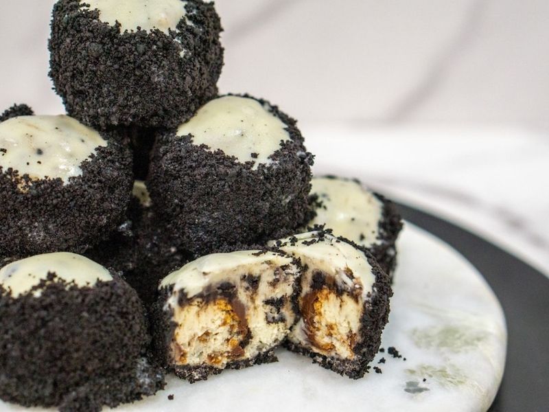 This Chocolatey Woodstock Georgia Bakery Doubles As A New York-Style Pizzeria Heaven - Decor Hint Final Verdict And Key Takeaways