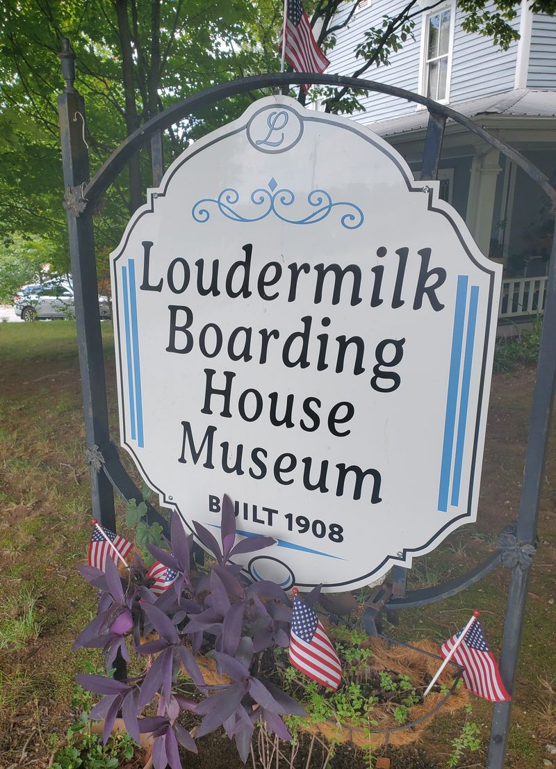 The Living Room Where Elvis Relaxed and Watched Television