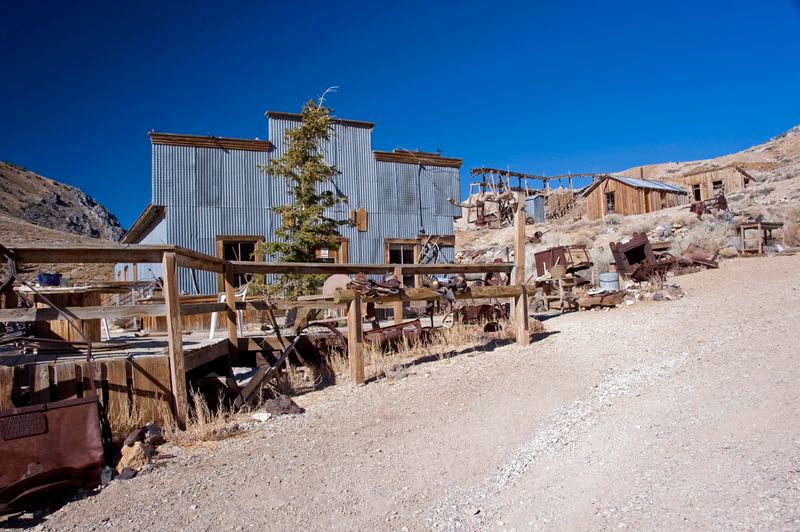 This Eerie California Ghost Town Has A Way Of Sending Chills Down Your Spine - Decor Hint Original Structures Stand As Time Capsules