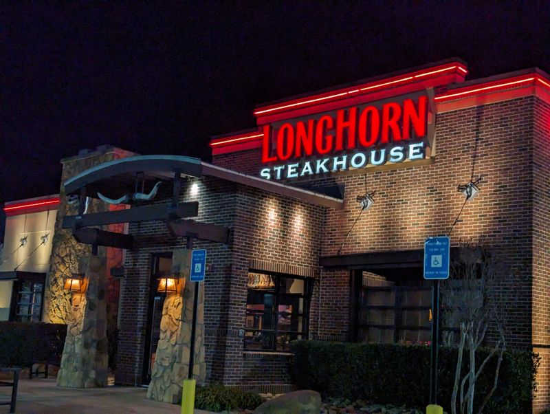 13 Georgia Steakhouse Chains That Locals Say Make The Bill Totally Worth It - Decor Hint LongHorn Steakhouse