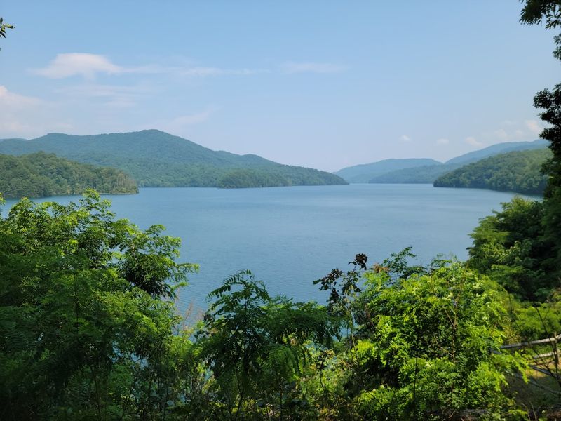 North Carolina's Reservoir And The Ghost Towns Beneath Its Surface - Decor Hint The Lake Covers More Than 10,000 Acres