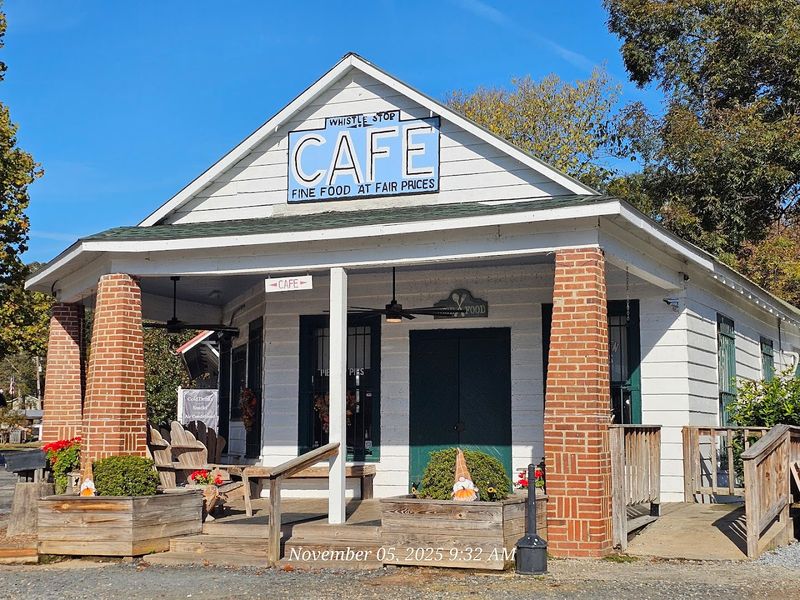The Ocmulgee River And Outdoor Scenery Nearby