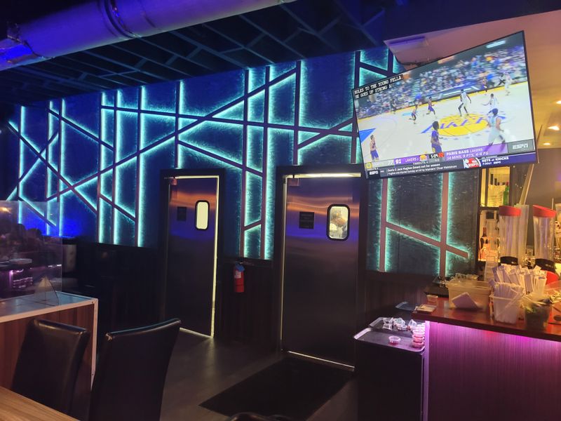 This California Korean BBQ House Is Where Dates Come Hungry And Stay For Hours - Decor Hint Strong Customer Reviews Reflect Consistent Quality And Experience