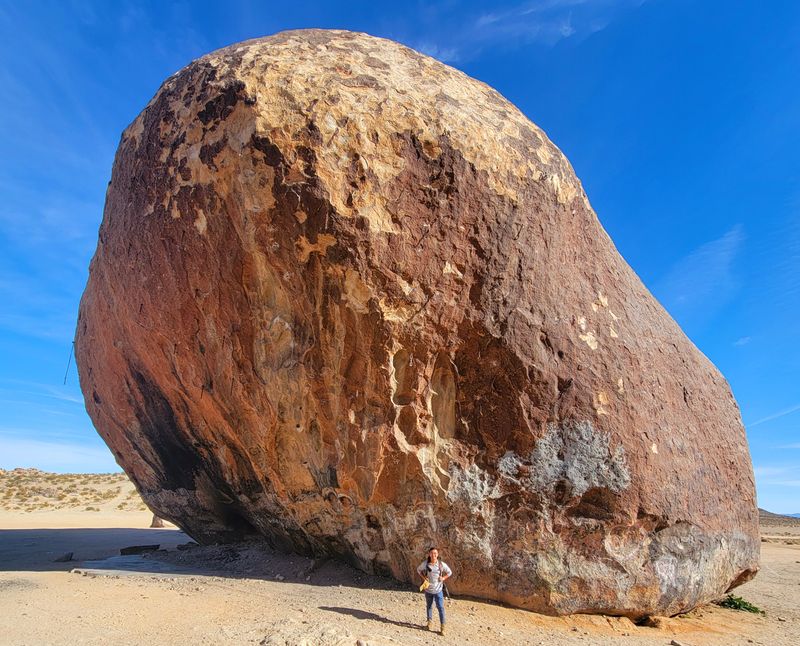 Giant Rock, Landers