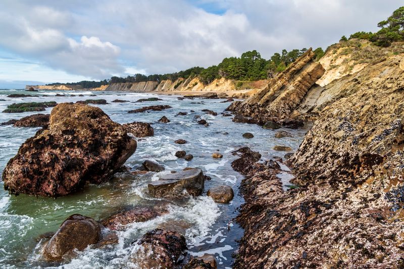 This California Bowling Ball-Filled Beach In Mendocino Feels Otherworldly - Decor Hint Historical Background Of Schooner Gulch