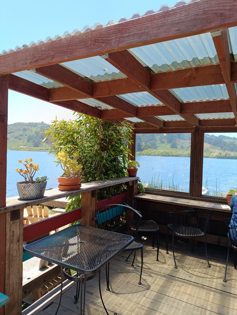 These 13 Remote California Restaurants Are The Reason People Plan Entire Drives Around Dinner - Decor Hint Café Aquatica (Jenner)