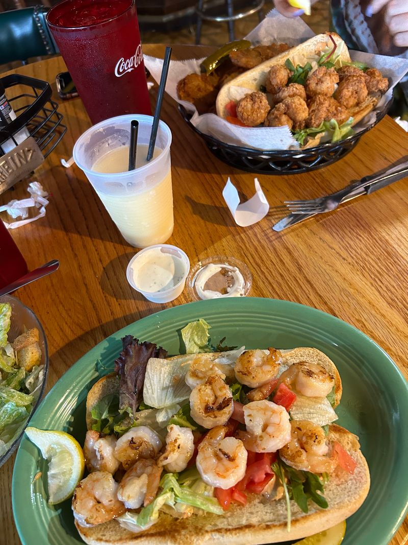 These 13 Beachside Georgia Burger Shacks Are Still Mostly Known To Locals - Decor Hint Spanky's Beachside