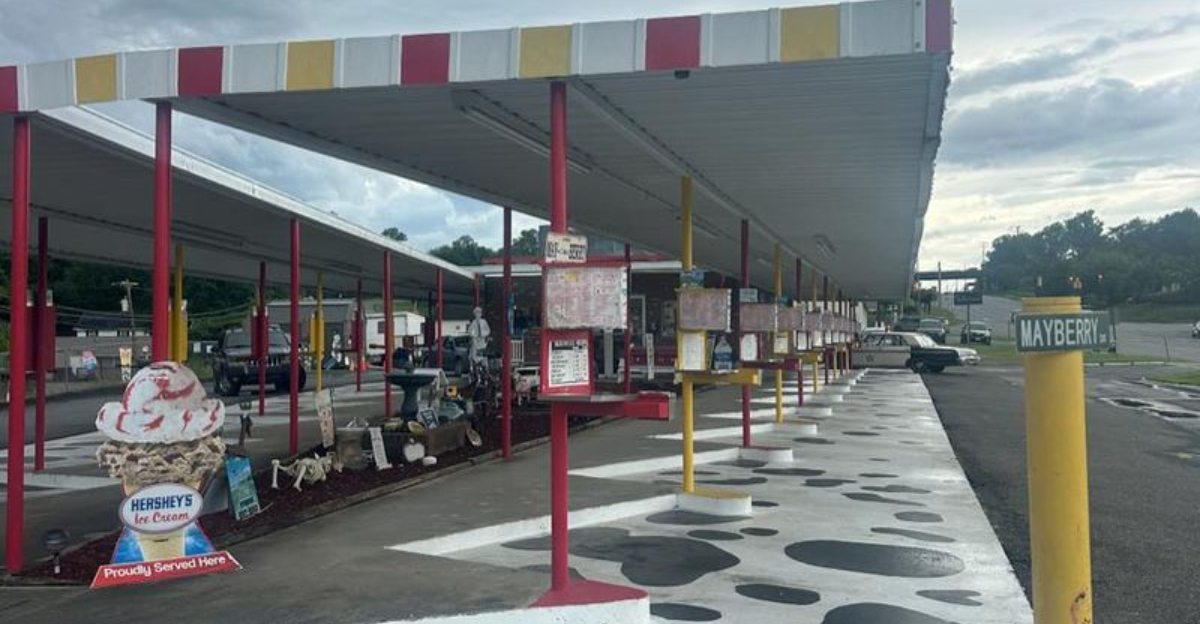 North Carolinas Drive In That Feels Like A Movie Night From The Past - Decor Hint