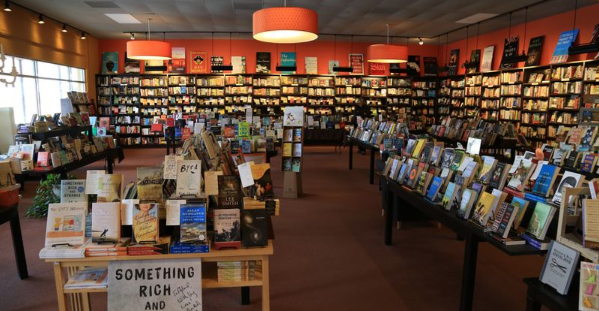 North Carolinas Hidden Literary Haven Every Book Lover Needs To Explore ASAP - Decor Hint