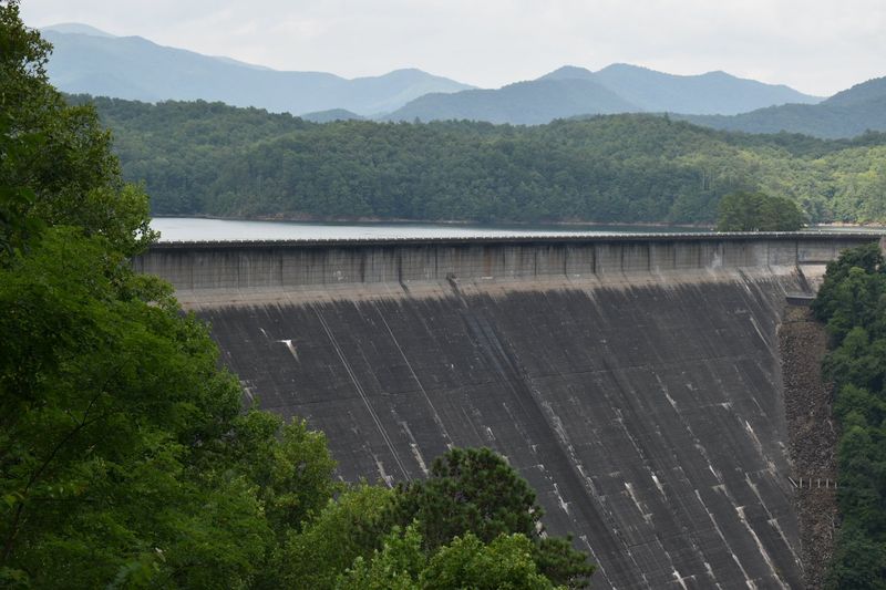 North Carolina's Reservoir And The Ghost Towns Beneath Its Surface - Decor Hint Fontana Dam Created The Lake During World War II