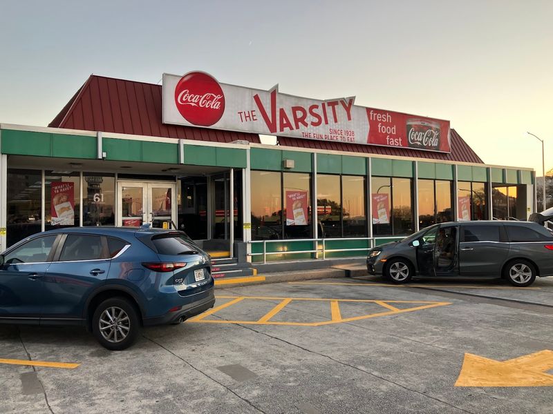 11 Georgia Hot Dog Favorites That Never Go Out Of Style - Decor Hint The Varsity, Atlanta