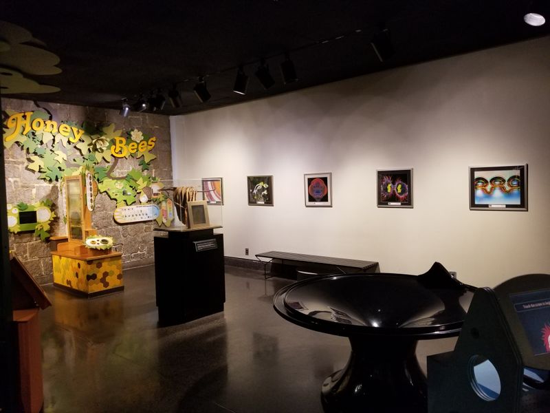 See A Real Apollo Spacecraft And A 10K Planetarium For Free At This Hidden Atlanta Georgia Gem - Decor Hint Hands-On Science Exhibits