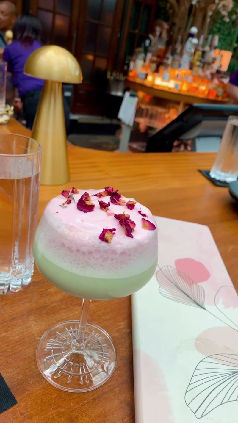 These Stunning Interiors Make The Garden Room Georgia A Must-Visit Spot In 2026 - Decor Hint Traditional Georgian Lighting Design