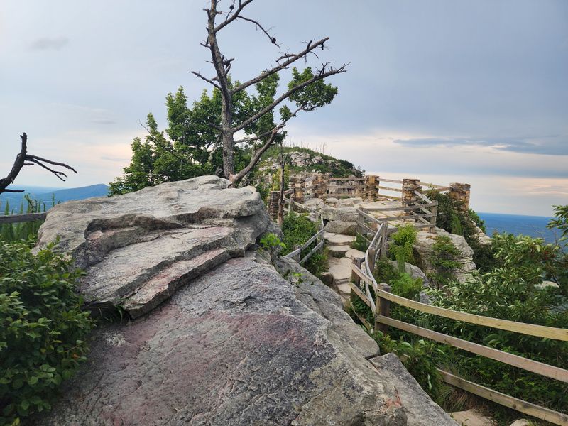 Pilot Mountain State Park, Pinnacle 