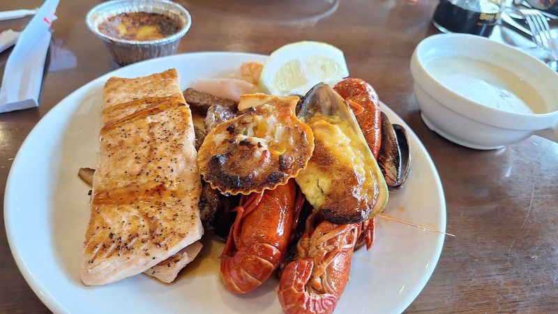 Premium Seafood Selection That Justifies The Trip