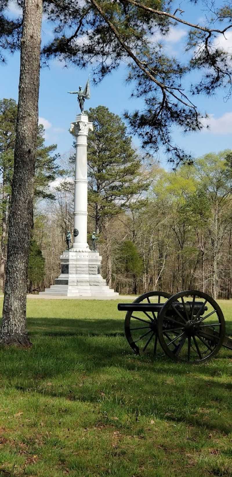 White-Tailed Deer Now Wander This Georgia Park Where Civil War Battles Were Once Held - Decor Hint Hundreds of Monuments and Historical Markers