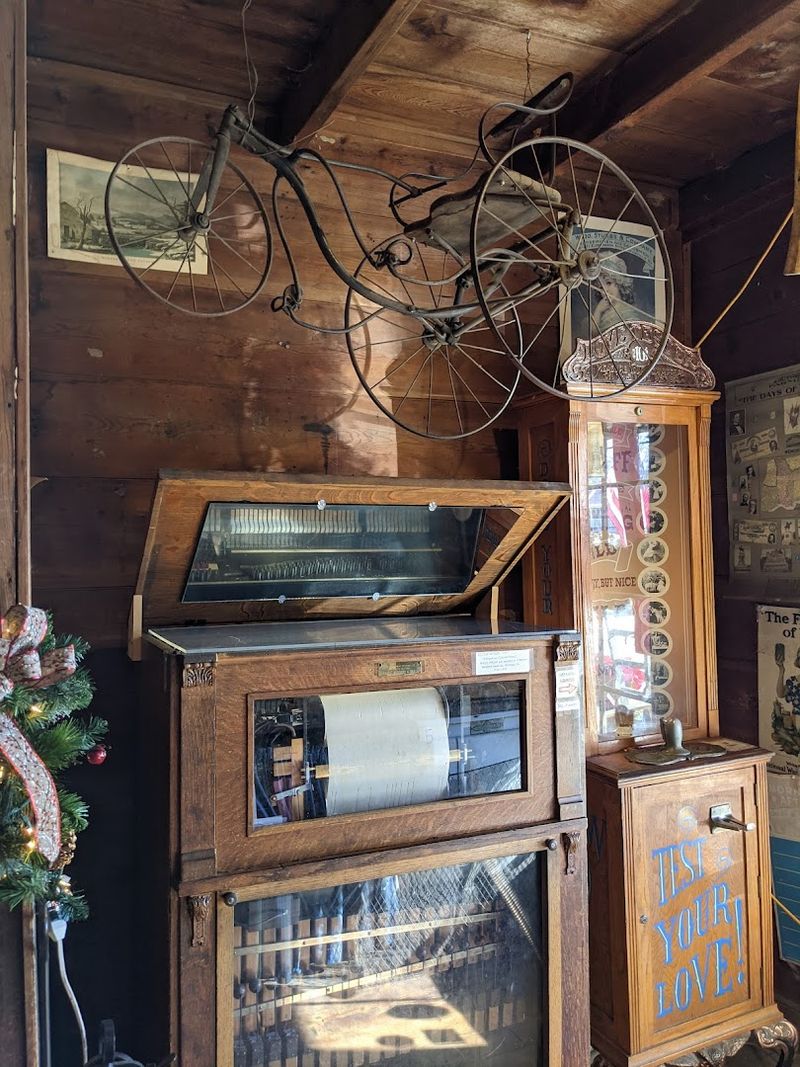 These Sweet Southern Classics Make Old Sautee Store Georgia A 2026 Travel Highlight - Decor Hint Ribbon Cane Syrup With Deep Appalachian Roots