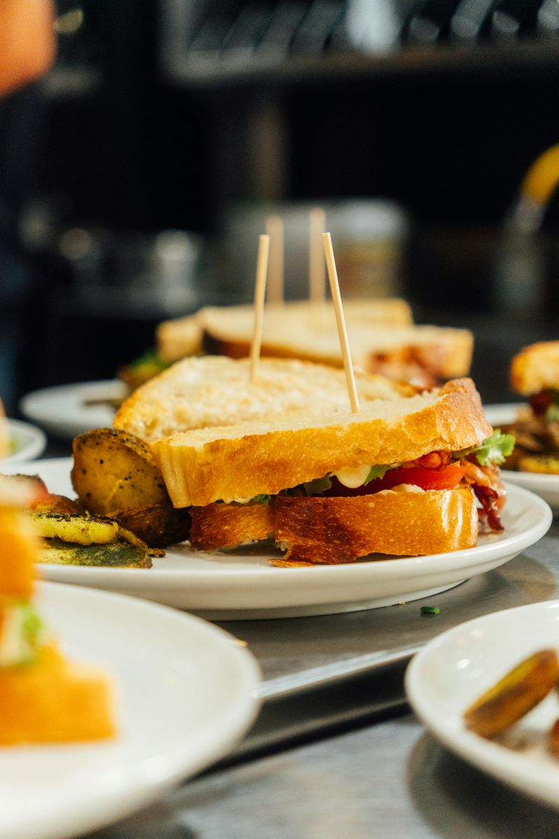 14 Georgia Sandwiches Locals Remember But Rarely See Today - Decor Hint Fried Green Tomato BLT