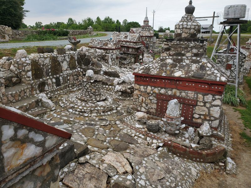 This North Carolina Village Is A Springtime Fairy Tale You Can Visit - Decor Hint Immerse Yourself For The Full Experience