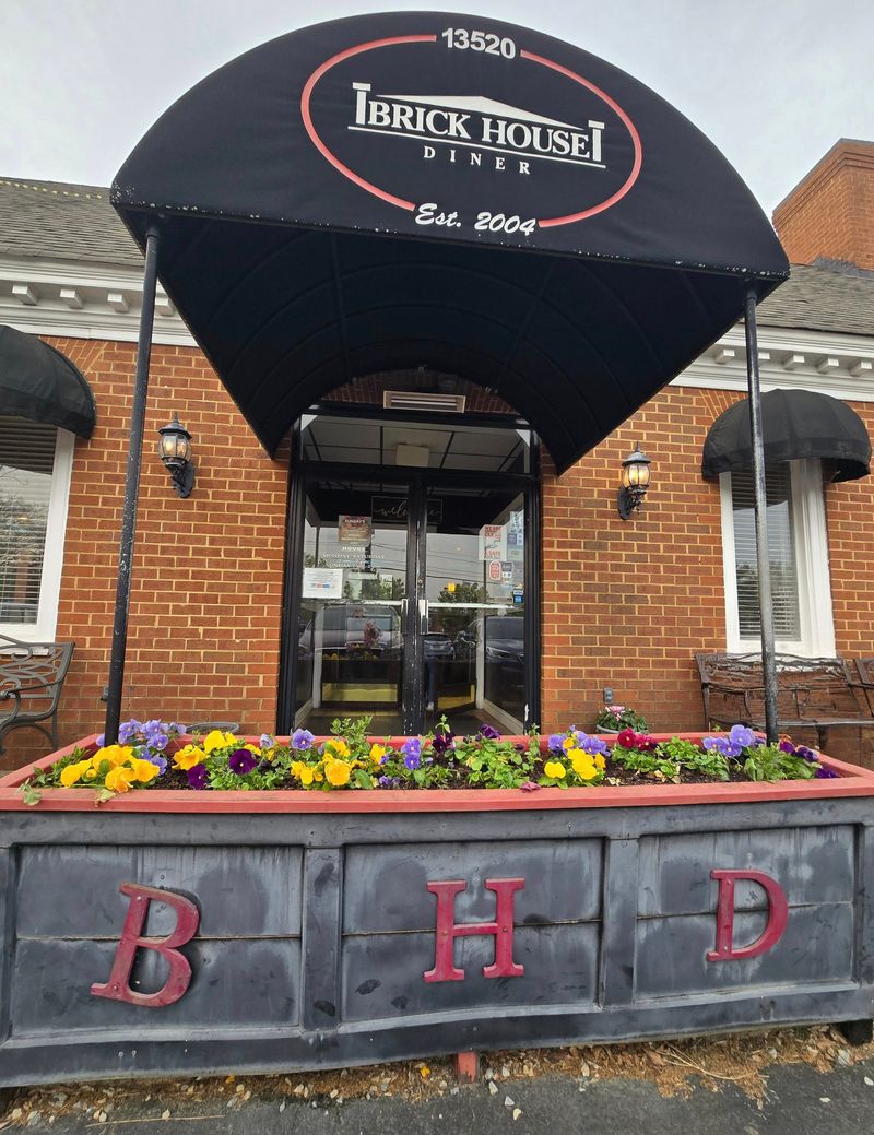 13 Virginia Chicken-Fried Steak Restaurants That Taste Like Sunday Dinner Memories - Decor Hint Brick House Diner