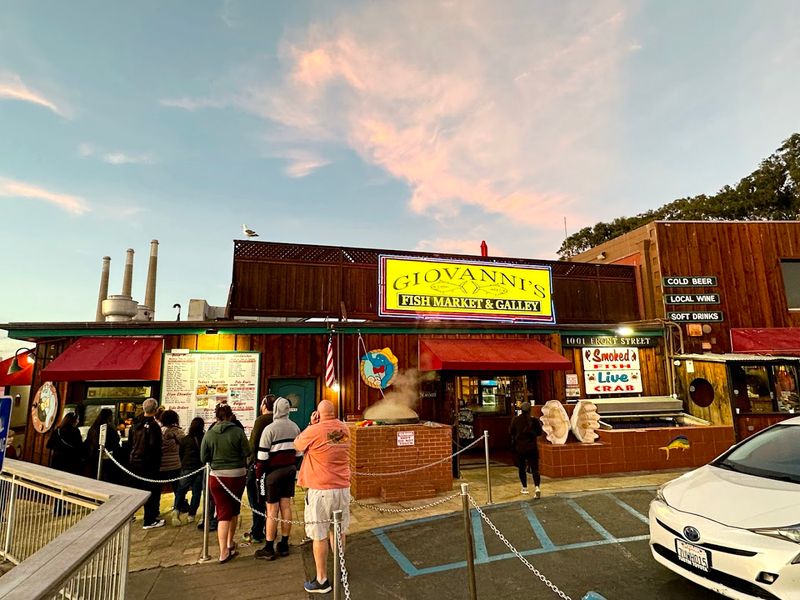 This Time-Honored California Seafood Market Is Known For Its Fresh Coastal Catches - Decor Hint Pro Tips Before You Go