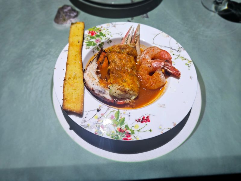 Georgia Locals Are Obsessed With The Mouth-Watering French Onion Soup At This Charming Restaurant - Decor Hint Moules Frites That Bring The Coast To Atlanta