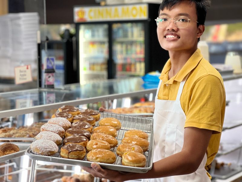 Early Morning Energy And Weekend Crowds