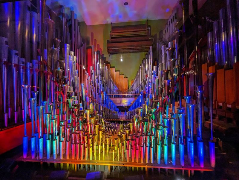 This Often-Missed California Automobile Museum Houses More Than 250 Classic And Vintage Cars - Decor Hint The Mighty Wurlitzer Theatre Pipe Organ Commands Attention